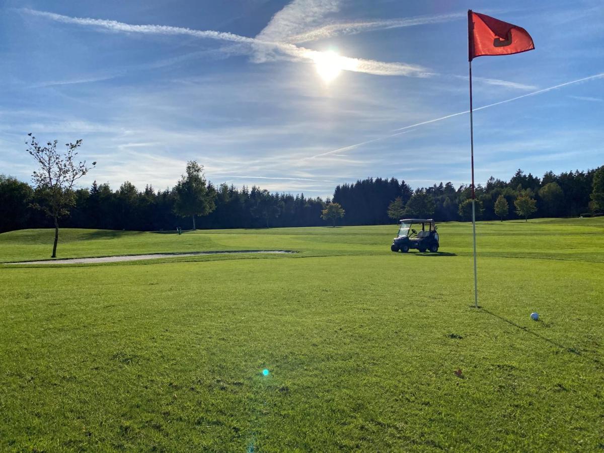 Barrierefreie Ferienwohnungen In Der Naehe Der Golf- Und Freizeitanlage Mudau Exterior photo